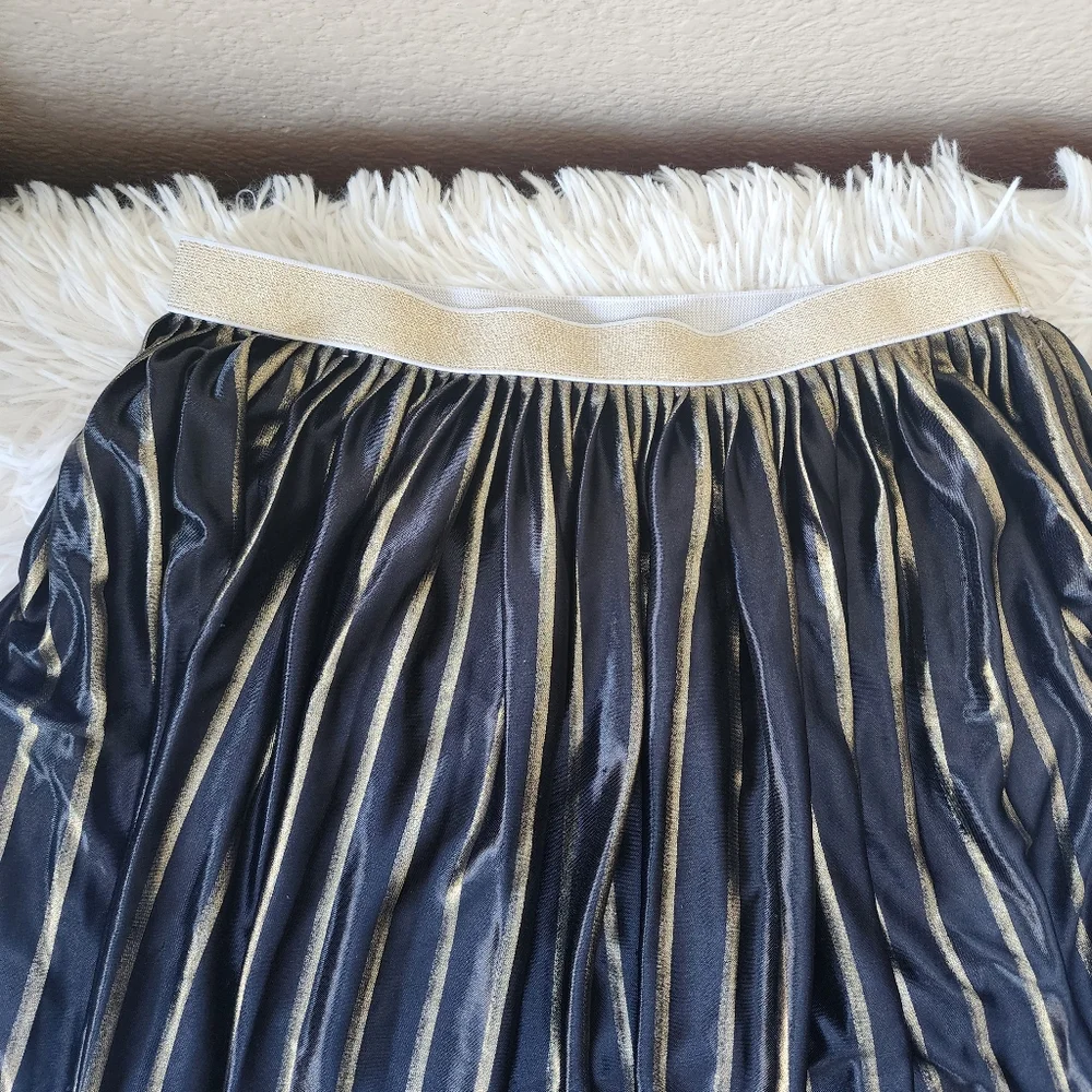 ♠️10/$10♠️ Black and Gold Skirt